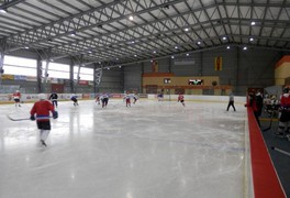 Druhé místo hokejistů na amatérském turnaji v ledním hokeji v Poličce - foto č. 3