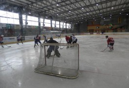 Druhé místo hokejistů na amatérském turnaji v ledním hokeji v Poličce - foto č. 5