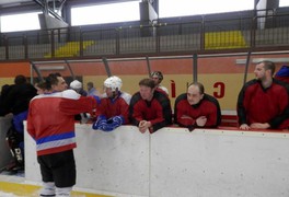 Druhé místo hokejistů na amatérském turnaji v ledním hokeji v Poličce - foto č. 10