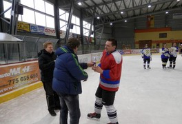 Druhé místo hokejistů na amatérském turnaji v ledním hokeji v Poličce - foto č. 15