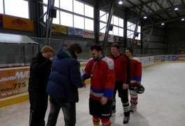 Druhé místo hokejistů na amatérském turnaji v ledním hokeji v Poličce - foto č. 20