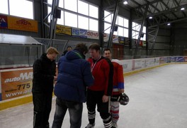 Druhé místo hokejistů na amatérském turnaji v ledním hokeji v Poličce - foto č. 21