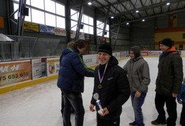 Druhé místo hokejistů na amatérském turnaji v ledním hokeji v Poličce - foto č. 24