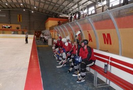 Naši vyhráli Vánoční amatérský turnaj v ledním hokeji v Poličce - foto č. 7