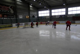 Naši vyhráli Vánoční amatérský turnaj v ledním hokeji v Poličce - foto č. 8