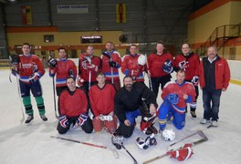 Naši vyhráli Vánoční amatérský turnaj v ledním hokeji v Poličce - foto č. 12