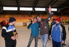 Naši vyhráli Vánoční amatérský turnaj v ledním hokeji v Poličce - foto č. 16