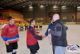 Naši vyhráli Vánoční amatérský turnaj v ledním hokeji v Poličce - foto č. 19