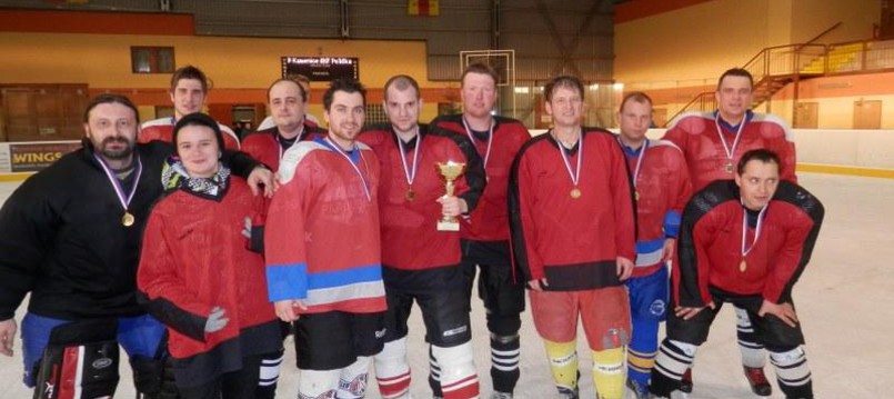 Naši vyhráli Vánoční amatérský turnaj v ledním hokeji v Poličce