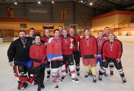 Naši vyhráli Vánoční amatérský turnaj v ledním hokeji v Poličce - foto č. 27