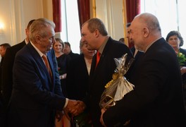 Vítězové soutěže Vesnice roku 2018 byli přijati u prezidenta republiky Miloše Zemana - foto č. 1