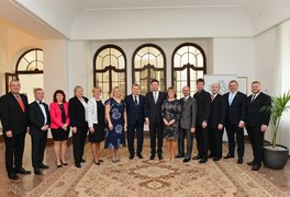 Vítězové soutěže Vesnice roku 2018 byli přijati u předsedy Poslanecké sněmovny PČR Radka Vondráčka - foto č. 4