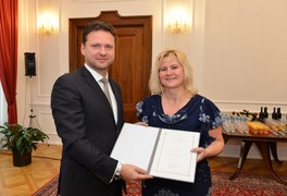 Vítězové soutěže Vesnice roku 2018 byli přijati u předsedy Poslanecké sněmovny PČR Radka Vondráčka - foto č. 6