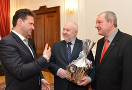 Vítězové soutěže Vesnice roku 2018 byli přijati u předsedy Poslanecké sněmovny PČR Radka Vondráčka - foto č. 21