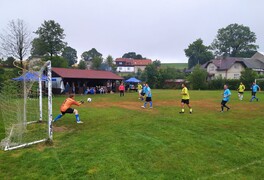 Pouťový fotbalový zápas Pustá Kamenice : Krouna (stará garda) 12:7 - foto č. 3