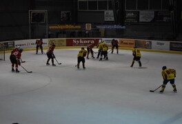 Naši hokejisté ve finále AHL Polička prohráli s Jedlovou 2:3 po prodloužení a obsadili konečné 2. místo - foto č. 18