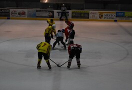 Naši hokejisté ve finále AHL Polička prohráli s Jedlovou 2:3 po prodloužení a obsadili konečné 2. místo - foto č. 25