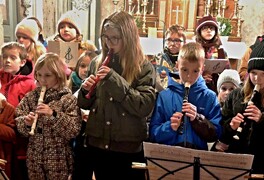 Vánoční koncert ZŠ a MŠ – Nejen naše vánoční svátky - foto č. 12