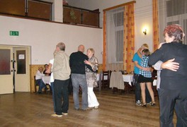 Pouťová taneční zábava 2011 - foto č. 14