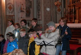 Vánoční koncert ZŠ a MŠ v kostele sv. Anny - foto č. 1